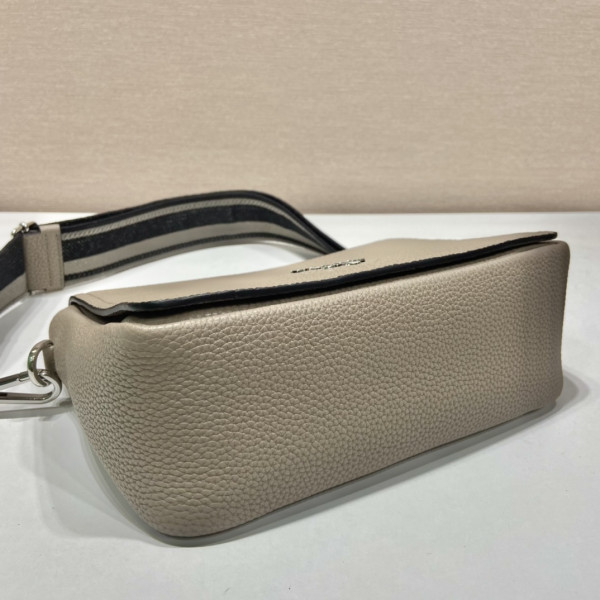 Pra*a leather shoulder bag-23*18*9cm