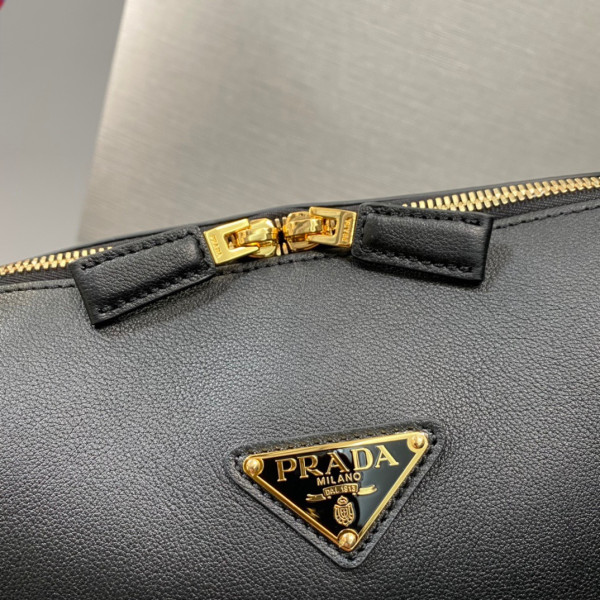 Pra*a leather handbag-28*18*11cm