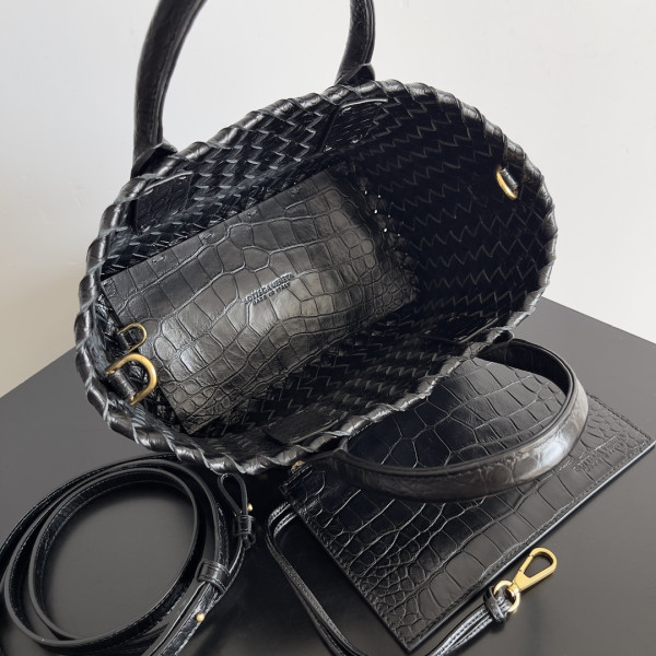 bo*te*ga Ve*ne*ta mini cabat-22*6.5*15.5cm