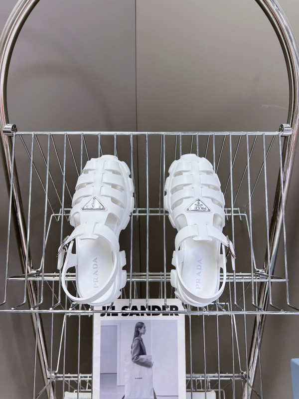 Pra*a sandals