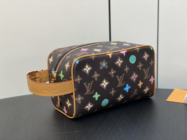 l0*is V*t0n locker dopp kit bag-23*13*12cm