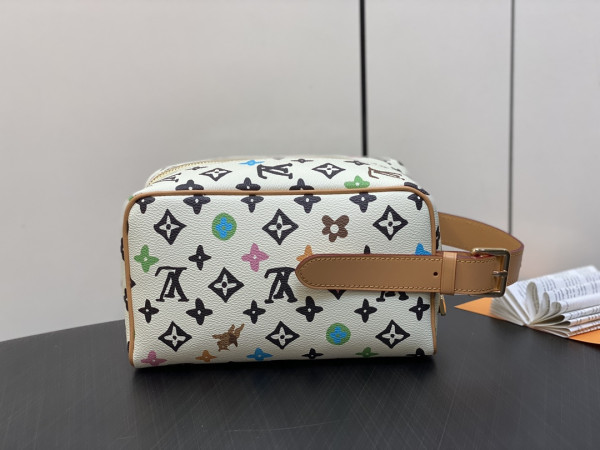 l0*is V*t0n locker dopp kit bag-23*13*12cm