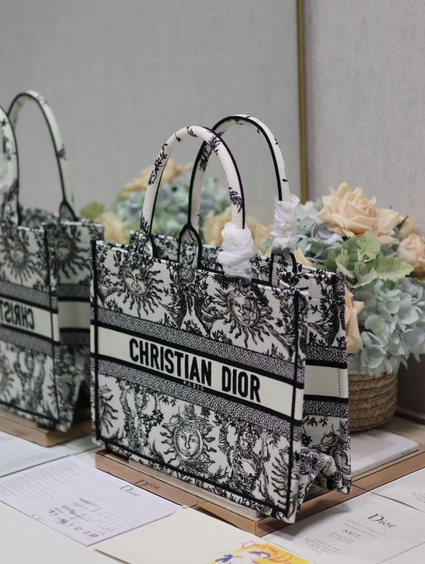 MEDIUM DIRO BOOK TOTE-36*18*28CM