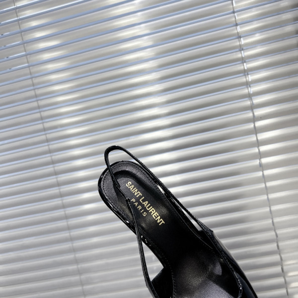 Sa**t Lau*nt heels