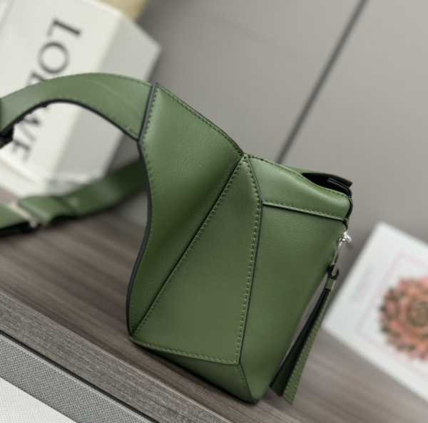 Lowee Small Puzzle Bag-24*16*10.5cm