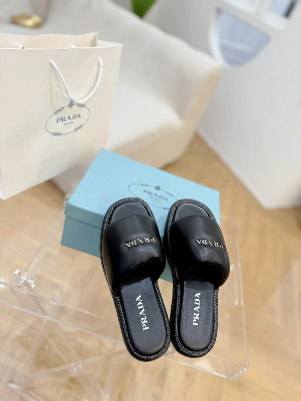 Pra*a sandals