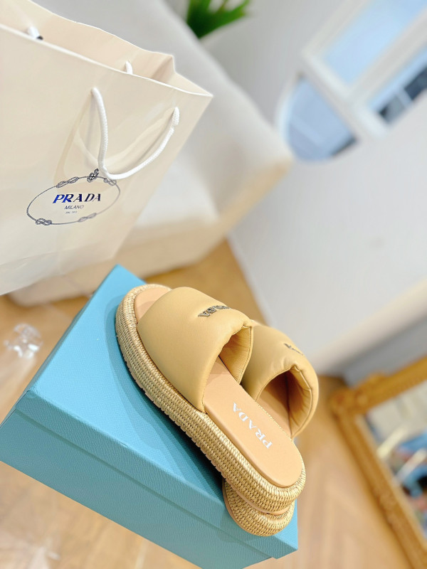 Pra*a sandals