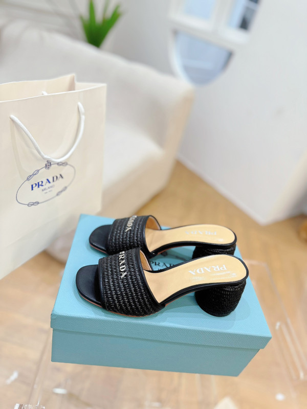 Pra*a sandals