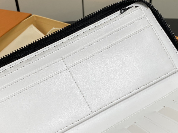 l0*is V*t0n zippy wallet-10*20*2 cm