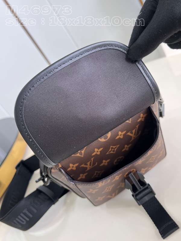 l0*is V*t0n trail messenger-18*18*10cm