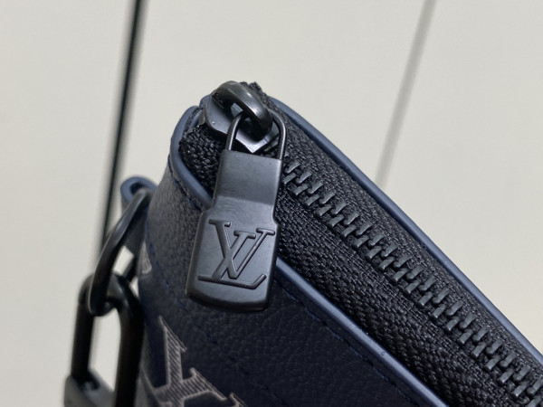 l0*is V*t0n pochette to-go-30*21.5*2cm