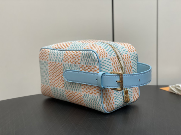 l0*is V*t0n locker dopp kit bag-23*13*12cm