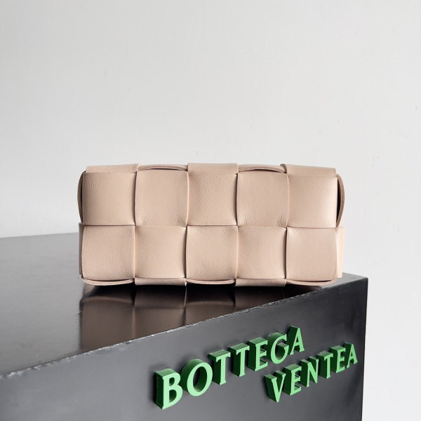 bo*te*ga Ve*ne*ta brick cassette-24*20*10cm