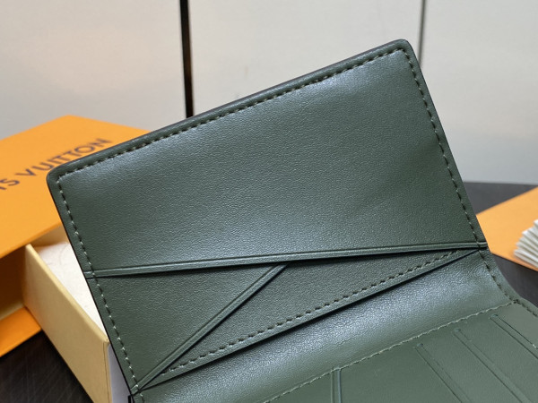 l0*is V*t0n pocket organizer-7.5*11.1*1 cm