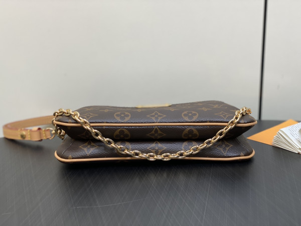 l0*is V*t0n liv pochette double -24.5*13.5*6.5cm