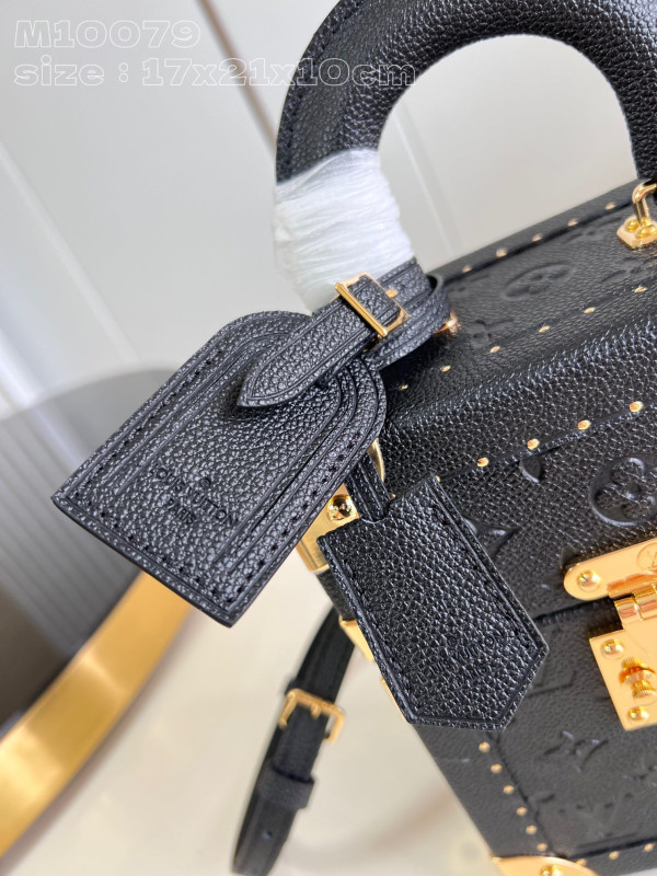 l0*is V*t0n camera box monogram canvas