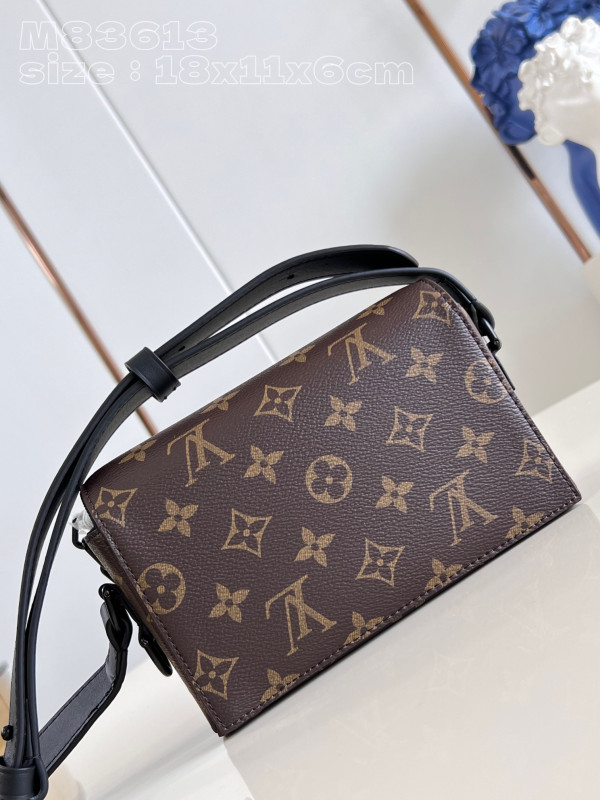 l0*is V*t0n steamer wearable wallet-18*11*6.5cm