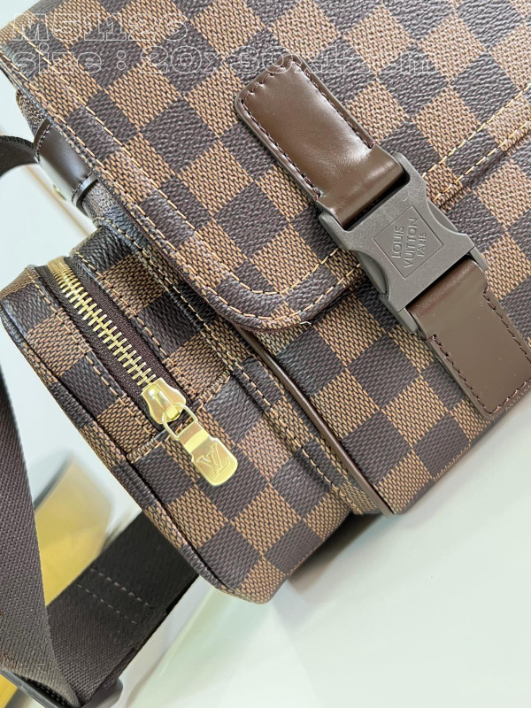 l0*is V*t0n camera bag-20*30*12cm