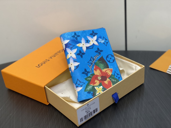 l0*is V*t0n passport cover-10*14*2.5cm