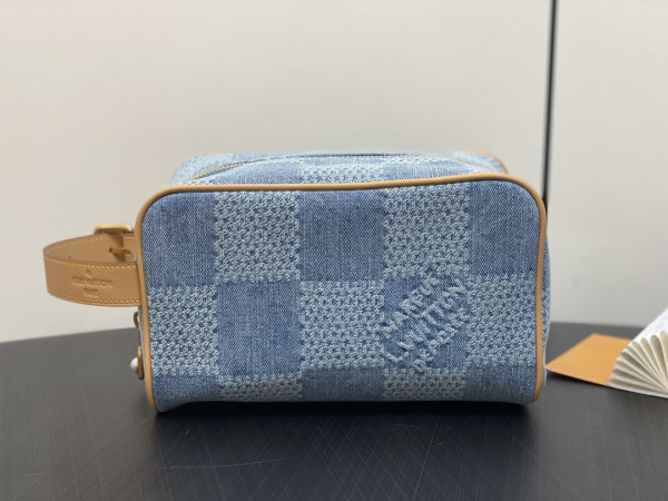 l0*is V*t0n locker dopp kit bag-23*13*12cm