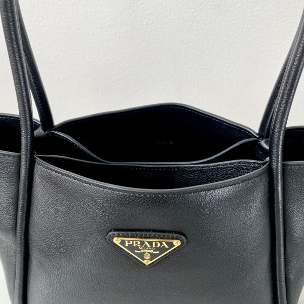 Pra*a medium leather handbag-25*18.5*12.5cm
