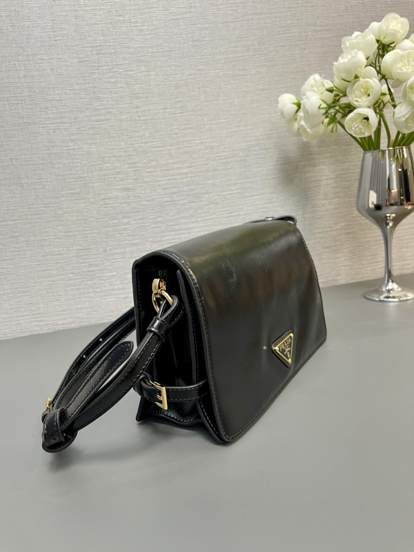 Pra*a messenger bag-23*15*8.5cm