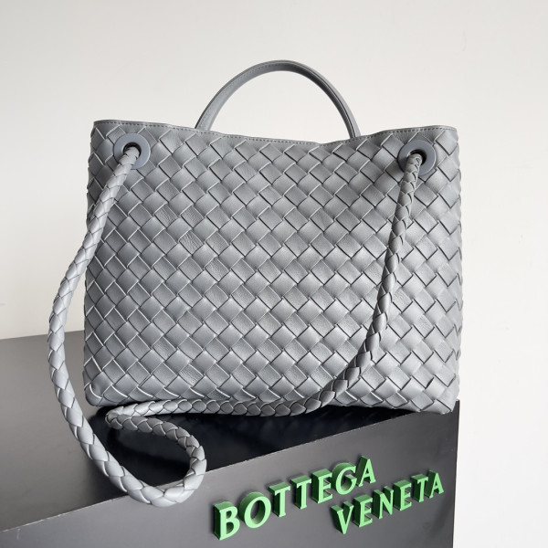 bo*te*ga Ve*ne*ta medium andiamo