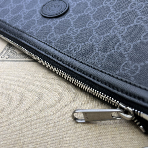 G*u*i messenger bag with interlocking g