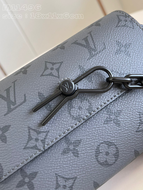 l0*is V*t0n steamer wearable wallet-18*11*6.5cm