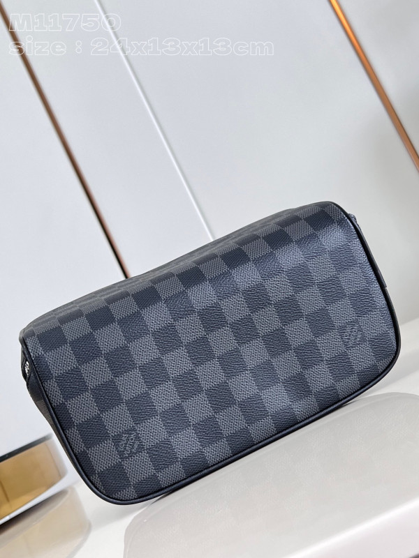 l0*is V*t0n toiletry bag-24*13*13cm