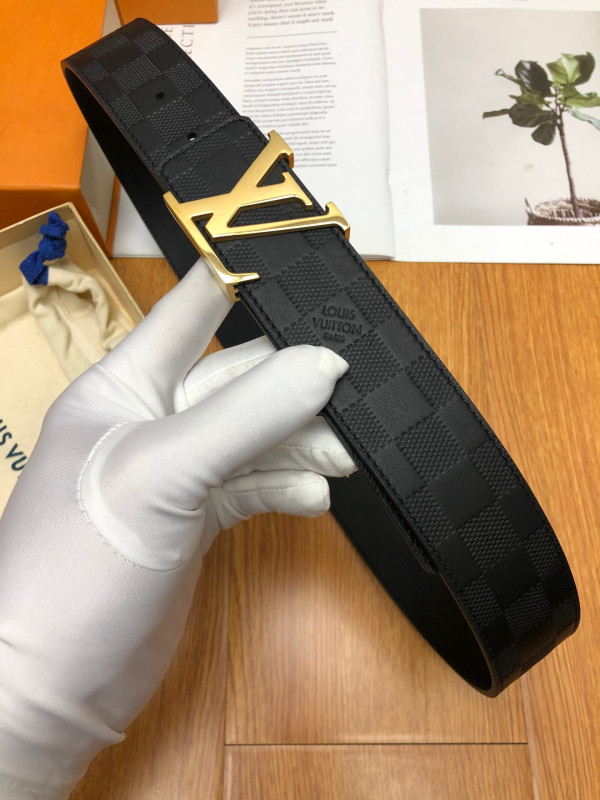 l0*is V*t0n belt