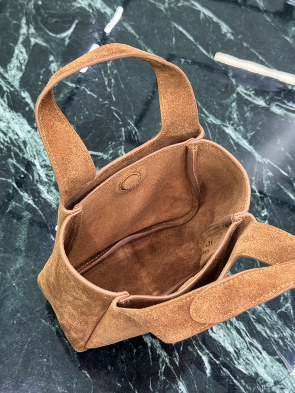 Pra*a woolen bucket bag-18*15.5*10cm