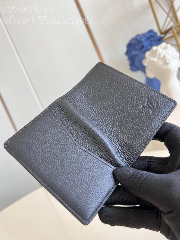 l0*is V*t0n pocket organizer-7.5*11.1*1 cm