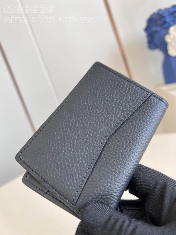 l0*is V*t0n pocket organizer-7.5*11.1*1 cm
