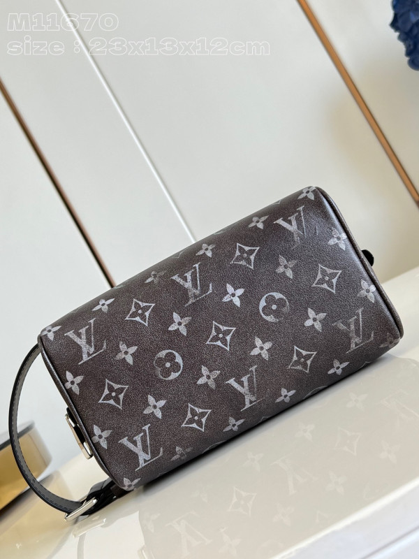 l0*is V*t0n locker dopp kit bag-23*13*12cm