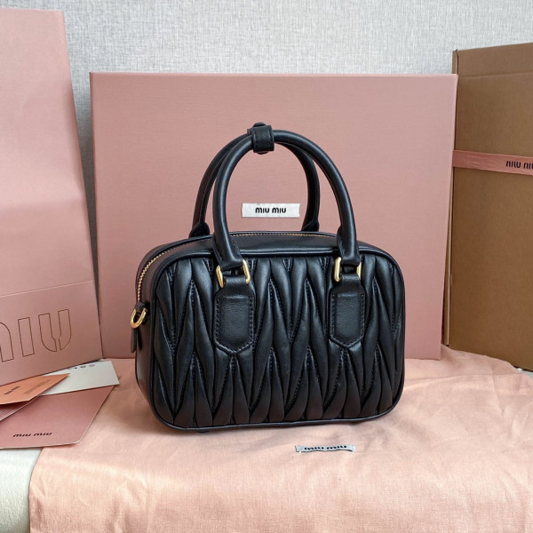 M*um*u arcadie matelassé nappa leather bag-19*13*6cm