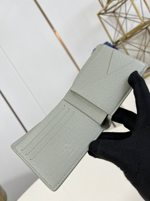 l0*is V*t0n multiple wallet-11.5*9*1.5cm