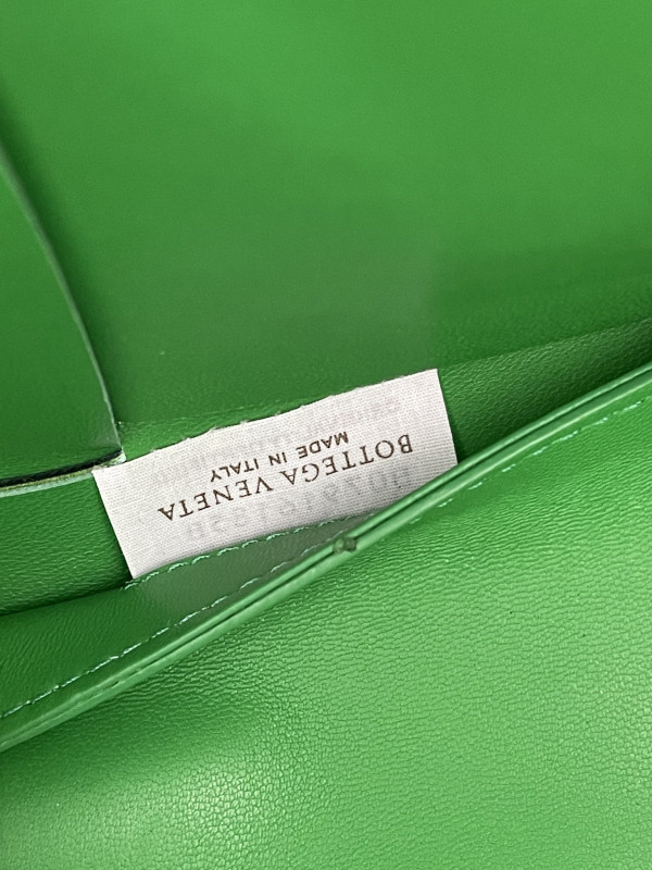 bo*te*ga Ve*ne*ta small arco tote bag