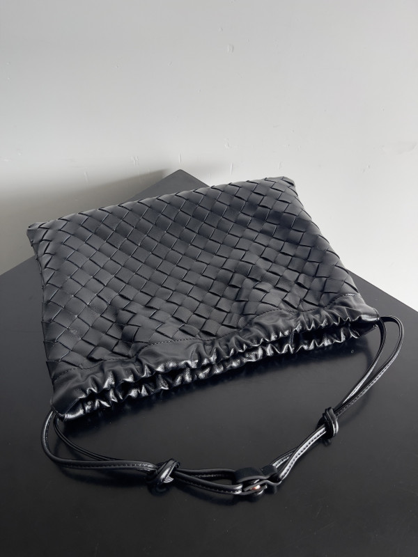 bo*te*ga Ve*ne*ta medium dustbag