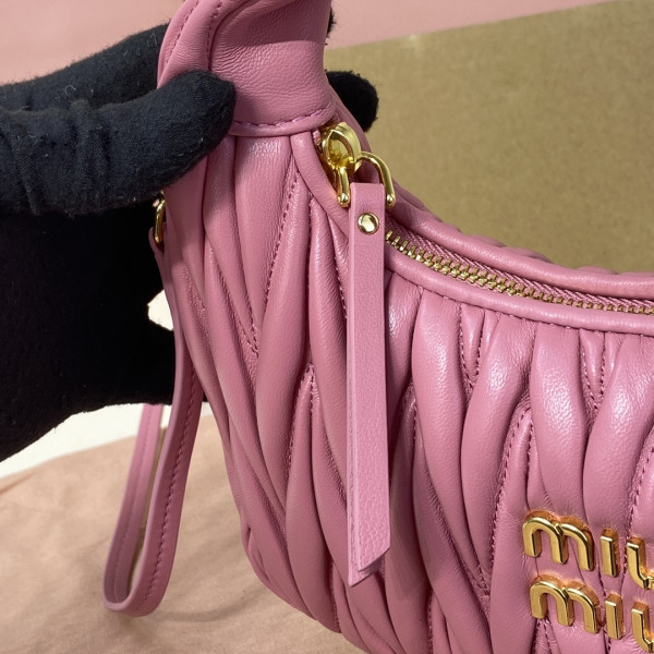 M*um*u wander matelassé nappa leather hobo bag