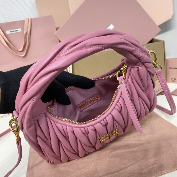 M*um*u wander matelassé nappa leather hobo bag
