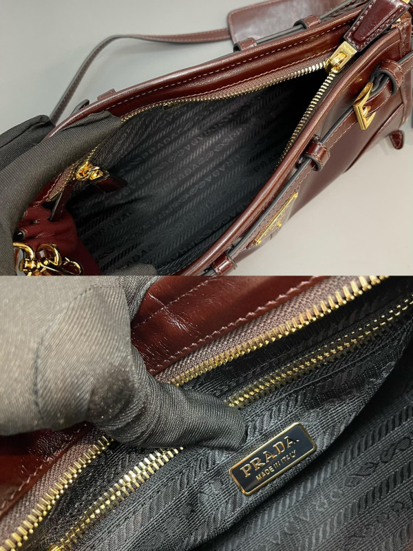 Pra*a small leather shoulder bag
