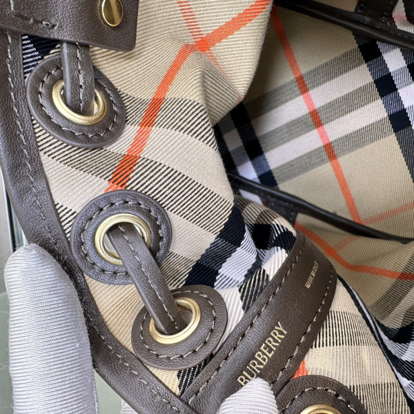 B**rry mini check drawstring pouch