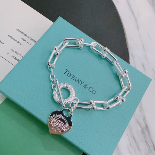 T*f*ny bracelet