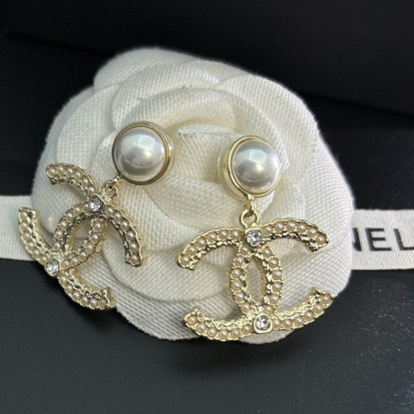 CL EARRINGS