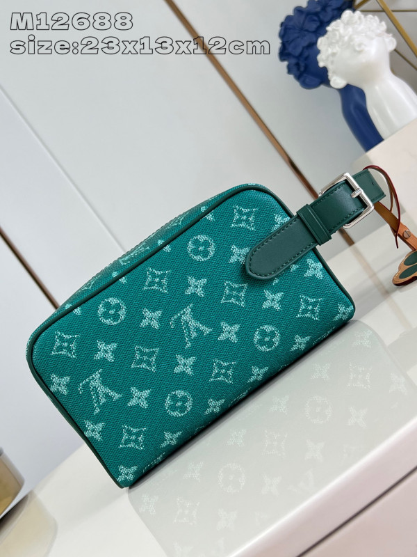 l0*is V*t0n locker dopp kit bag-23*13*12cm