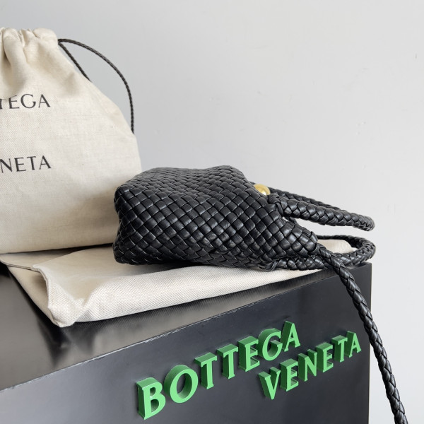 bo*te*ga Ve*ne*ta mini tosca