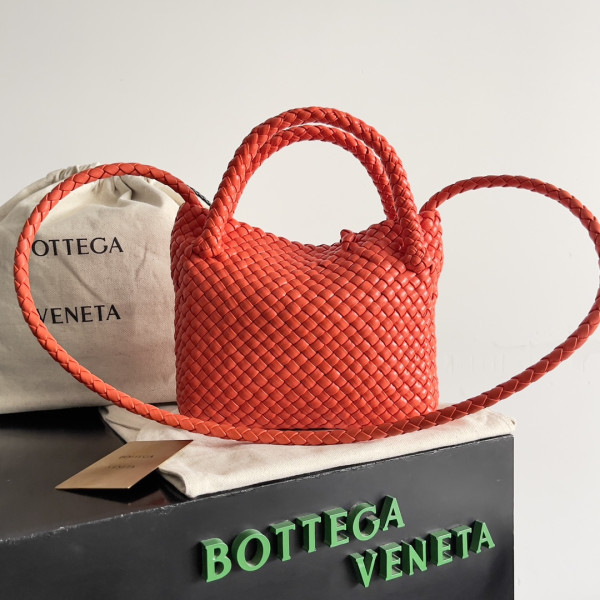 bo*te*ga Ve*ne*ta mini tosca