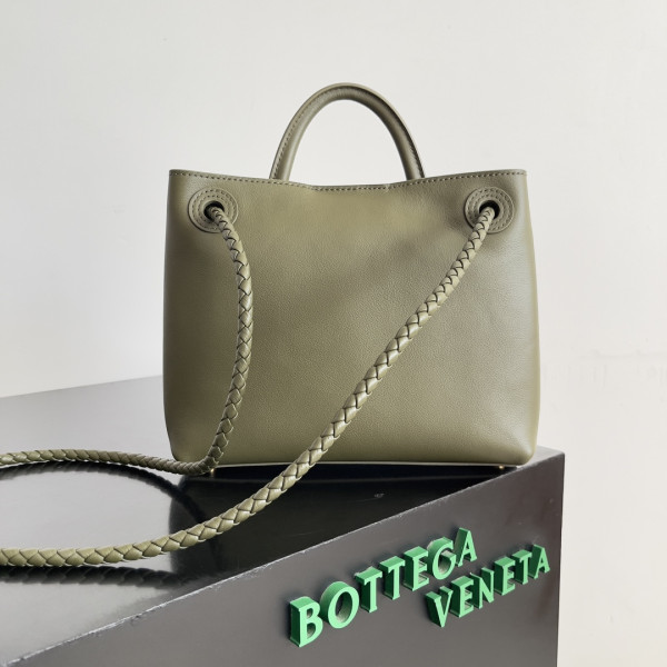 bo*te*ga Ve*ne*ta small andiamo-25*22*10.5cm