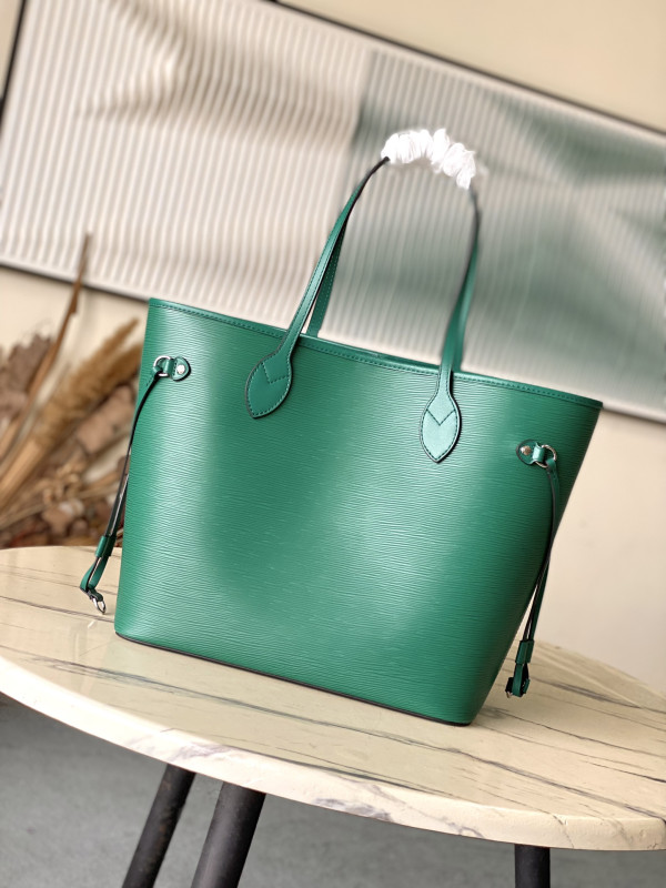 l0*is V*t0n neverfull mm-31*28*14cm